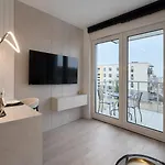 Apartment Sunny Premium With Balcony & Free Parking