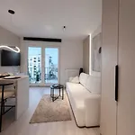 Sunny Premium With Balcony & Free Parking Apartment *