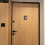 Apartment Sunny Premium With Balcony & Free Parking