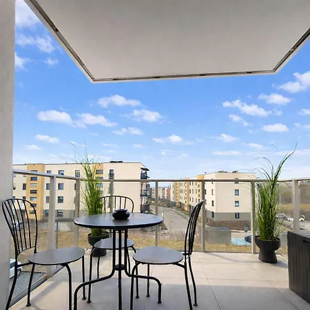 Apartment Sunny Premium With Balcony & Free Parking