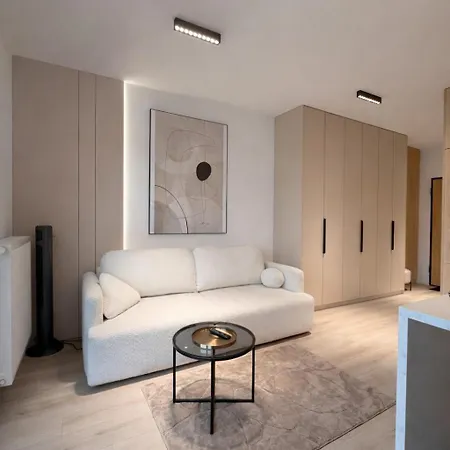 Sunny Premium With Balcony & Free Parking Apartment *