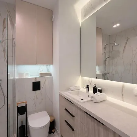 アパート Sunny Premium With Balcony & Free Parking *